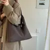 Elegante bolso tote retro para mujer, nuevo bolso de hombro de moda de otoño 2026, bolso tote de gran capacidad