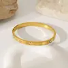 Pulsera de acero inoxidable, estilo ins europeo y americano de moda, pulsera de acero con diseño de trébol de cuatro hojas de la suerte en oro de 18 quilates para mujer, directo de fábrica, venta al por mayor de joyas