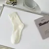 Calcetines de algodón puro hasta la pantorrilla para mujer, resistentes al olor, absorbentes del sudor, transpirables, finos, 100% algodón, aptos para todas las estaciones, calcetines para estudiantes y deportivos, venta al por mayor de la industria de calcetines de Zhuji