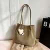 Bolso de Hombro Tipo Tote Grande de Gamuza Estilo Retro Japonés para Mujer Otoño Temprano 2025 Simple Casual Versátil para el Trabajo