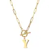 Europa y Estados Unidos cadena de clip de hebilla Ot transfronteriza collar con colgante de 26 letras inglesas cadena de clavícula femenina de acero inoxidable oro de 18K