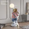 Adorno Grande de Astronauta Decoración Moderna para el Hogar Decoración de Habitación Infantil Lámpara de Pie Sala de Estar Regalo Creativo