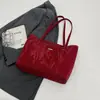 Bolsa Vermelha Feminina 2026 Nova Bolsa de Casamento de Outono Toque de Luxo Casamento Noiva Madrinha Tote de Ombro Único de Grande Capacidade