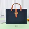 Bolsa de Mano de Cuero para Documentos A4 en Stock Bolsa de Almacenamiento de Archivos Logo Personalizado Oficina Corporativa Viaje Diario Bolsa de Archivos Portátil