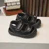 Sandálias macias de sola flexível para bebês de 1 a 3 anos, sapatos de verão para crianças pequenas, meninos e meninas, antiderrapantes, respiráveis, sandálias fechadas anti-chute