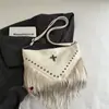 Bolsa de Ombro com Franjas Estilo Boêmio de Nicho 2025 Nova com Rebites Superfície Macia Bolsa Tote Casual Bolsa Transversal Bolsa Feminina