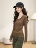 Camiseta feminina de manga longa quente com gola V e ombros caídos, nova para primavera/outono, casual, versátil, slim fit, valoriza a silhueta, peça básica
