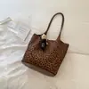 Bolso Retro Debajo del Brazo para Mujer, Nueva Moda Otoño 2026, Gran Capacidad, Bolso Tote de Alto Valor, Bolso de Mano