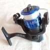 Carrete de Pesca Modelo 200 con Hilo, Mini Carrete de Pesca, Carrete de Pesca de Plástico Galvanizado, Carrete de Pesca para Caña de Mar de Comercio Exterior, Carrete de Pesca Giratorio Transfronterizo