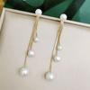 Aretes de perlas con temperamento coreano francés de aguja de plata 925, aretes de alta gama, aretes de flor de amor que combinan con todo para mujer al por mayor