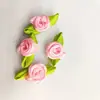 Rosa de cinta de 1.5CM flor pequeña hoja de ocho caracteres hecha a mano dos puntos rosa té Guirnalda DIY Tocado empaque de regalo flor pequeña