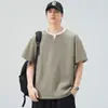 Nova Camiseta de Manga Curta para Homens Verão 2025, Gola Redonda, Falsa Peça Dupla com Decote V, Manga Três Quartos, Retro Japonês Versátil Tendência