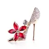 Broche único de perlas con diseño de corazón 2024 nueva moda otoño e invierno corsage accesorios de alfiler delicados para mujer Corea del Sur