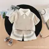 Traje de Verano Nuevo de Moda de Manga Corta para Niños Pequeños y Medianos, Elegante Conjunto de Dos Piezas de Camisa Polo para Bebés