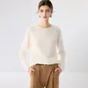 Nova coleção outono e inverno de roupas de alta costura prontas para usar em tons de cores calmantes, suéter de gola redonda, suéter de cashmere tricotado versátil de caimento solto para mulheres