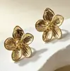 Aretes, broqueles y otros accesorios para orejas: un toque de lujo, estilo de alta gama, encanto vintage y diseños únicos. Estos pendientes ofrecen un look sofisticado y elegante, perfectos para mujeres