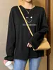 Camiseta Blanca de Manga Larga Versátil Estilo Perezoso Holgada para Mujer, Otoño de Gama Alta Nicho Versátil Adelgazante Camisa Base