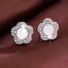 Pendientes de Flor de Lujo Ligero para Mujer, Incrustaciones Completas de Diamante, Nácar en Rojo, Negro y Verde, Pendientes de Moda Coreanos Simples y Elegantes con un Toque de Alta Gama