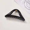 2025 Nuevo Pinza de Goma Suave, Simple y de Gama Alta, Diseño Triangular, Pinza de Tiburón para el Cabello en la Parte Posterior de la Cabeza