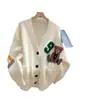 Cardigan de Tricô Versátil Estilo College Soltinho com Desenho de Urso Outono e Inverno Jaqueta Suéter Suéter Cartoon Tendência Europeia e Americana Feminino
