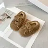 Zapatos peludos para niños 2026 otoño e invierno nuevos estilo coreano para niñas con lazo zapatos de princesa suela suave forro polar cálidos zapatos de algodón