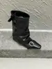 Primer Encuentro Temporada Negra Estilo Retro Británico 2026 Botines Cortos Adelgazantes que Aumentan la Altura para Mujer Botas de Moda Otoño e Invierno