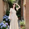 VestidoQuadrado Doce e Suave Estilo Francês para Mulheres, Nova Moda de Verão, Ajuste na Cintura, Emagrecedor, Vestido de Comprimento Médio