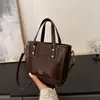 Bolsa balde casual de mão personalizada de cor sólida, nova bolsa de ombro única para o verão de 2026, bolsa transversal moderna e estilosa