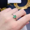 Anillo de plata de ley con incrustaciones de esmeralda natural para mujer, apertura ajustable, no elegir valor alrededor de la piedra principal 5*7 mm, cristal limpio
