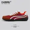 Zapatillas de entrenamiento rojas retro alemanas universales para hombre, nuevas zapatillas deportivas de carreras versátiles y ligeras para primavera-verano 2026, zapatillas casuales