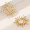 Pendientes Grandes de Girasol Transfronterizos Europeos y Americanos con Diseño Creativo Único, Pendientes Versátiles con un Toque Vintage de Alta Gama, Pendientes Dorados