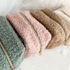 Bolsa de Maquiagem de Lã de Cordeiro Mais Vendida Transfronteiriça Bolsa Pequena para Objetos de Viagem Bolsa de Maquiagem de Lã de Urso de Pelúcia de Grande Capacidade