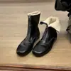 Botas Curtas de Veludo Forradas com Solado Plano Retrô, Uso Dupla Face, Zíper Frontal, Botas Slim, Botas Martin Femininas, Botas Quentes de Algodão com Bico Redondo