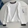 Camiseta de Manga Larga con Bloques de Color Estilo Coreano Acolchada Patchwork 2025 Nueva Popular Primavera, Otoño, Invierno Camiseta Básica Versátil Sencilla