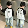 Camiseta de manga larga para niños, de algodón puro, con bloques de color, top casual nuevo y estiloso para niños mayores, versátil y genial
