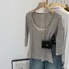 Camiseta Listrada de Manga Média em Lyocell Tencel da Marca, em Estoque, para Mulheres, Nova Blusa Slim-Fit de Manga Sete Quartos para Mulheres, Verão 2025