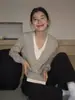 Gaocao Alta Inteligencia Sentido Estilo Dinero Viejo Falso Dos Piezas Cuello en V Manga Larga Top Mujer Otoño Capa Interior Cárdigan de Punto Chaqueta