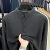 Moletom de veludo cationic double-sided para homens, novo modelo outono e inverno 2026, gola alta estilo chinês de dois botões, camisa base masculina quente