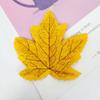Flor artificial Xiaoyu Hoja de arce de otoño Hoja de arce canadiense hojas de 9 cm comercio exterior Hojas decorativas de Halloween de venta caliente