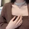 Collar con Colgante de Flor de Iris Perla Multicapa de Diseño Original para Mujer, Cadena para Suéter de Lujo Ligero Estilo Europeo y Americano, Accesorio de Moda Otoño e Invierno