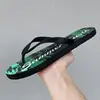 Chanclas de Nuevo Estilo con Graffiti para Hombre, Moda de Verano, Chanclas para Hombre, Sandalias de Playa Antideslizantes Personalizadas, Tendencia