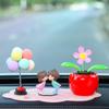 Adornos para Coche Muñeca Caminando Perro Pareja de Dibujos Animados Coche Solar Oscilante Girasol Sacude la Cabeza Flor Decoraciones para Coche