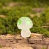 Miniadornos luminosos de simulación de hongos pequeños, microbonsái para paisajismo, decoración de manos para teléfono móvil.