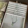 Nuevo Collar de Cuentas de Cristal con Diseño de Nicho Colorido Moda Cadena de Collar de Alta Calidad Collar Cuadrado de Lujo Ligero Collar con Colgante para Mujer