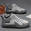 Nuevos zapatos casuales de otoño e invierno para hombre, mocasines estilo coreano, zapatos deportivos para exteriores, zapatos de media caña transpirables de moda para todas las estaciones