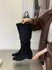 Botas longas femininas estilo coreano para aumentar a altura, novas botas versáteis outono e inverno 2026, de camurça plissada empilhada, botas de cano alto