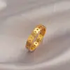 Anillo de Acero de Titanio Antidesvanecimiento Espiga de Trigo para Mujer, Diseño de Nicho, Lujo Ligero, Sensación de Alta Gama, Estilo Minimalista, Anillo Liso Sencillo, Anillo Versátil