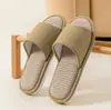 Nuevas pantuflas de lino para hombre, antideslizantes, adecuadas para primavera y otoño, uso en interiores en casa, silenciosas, pantuflas de algodón y lino para todas las estaciones para mujer