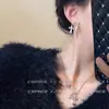 Pendientes de Broche con Forma de Cruz Dulce y Frescos con Diamantes para Mujer, Diseño de Nicho, Pendientes Elegantes, Pendientes de Lujo Ligero de Alta Gama