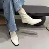Botas Curtas de Salto Alto Bloco Bico Quadrado com Zíper Lateral Novidade Outono 2025 Dongdaemun Coreano para Mulheres Botas Estilo Martin Slim
